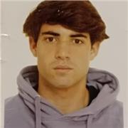 Soy un chico de 20 años que está en la universidad me gustan los niños y puedo ayudarles con los estudios